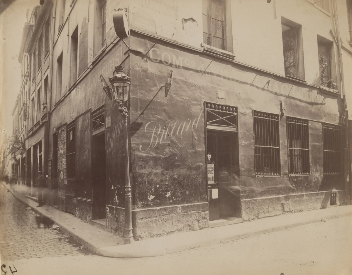 Cabaret de la Petite Biche. 60 rue Beaubourg by Eugène Atget, photograph, 1913