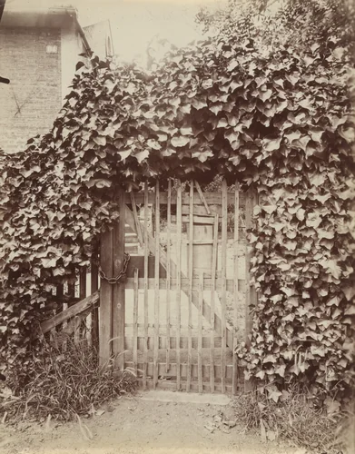 Entrée du jardin by Eugène Atget, photograph, 1919