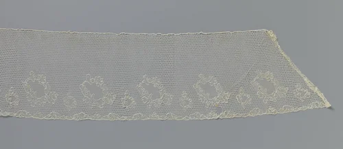 Strook kloskant ovalen gevormd door grillige bladmotieven by anonymous, other, 1800-1810