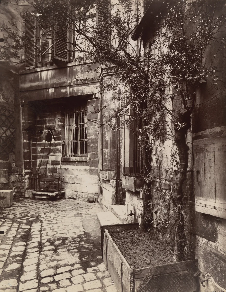 Cour de Rouen by Eugène Atget, photograph, 1908