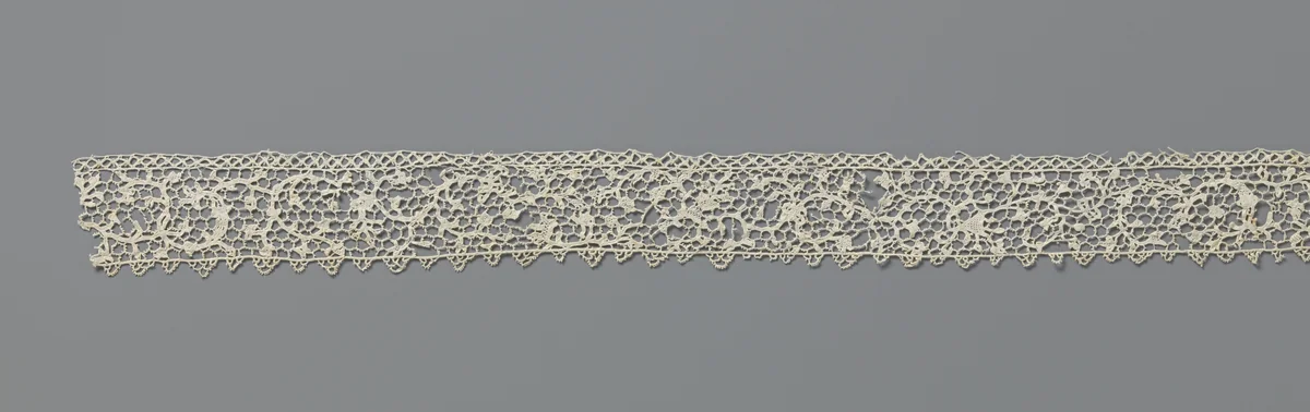 Strook naaldkant met c-vormige motieven voor poppenhuiskabinet by anonymous, other, 1700-1799