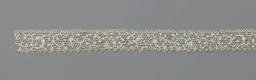 Strook naaldkant met c-vormige motieven voor poppenhuiskabinet by anonymous, other, 1700-1799