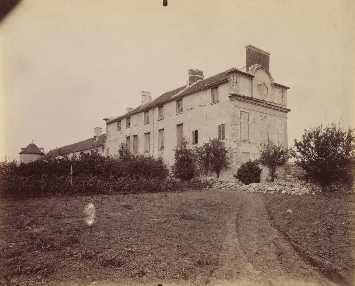 Villejuif, ancien château by Eugène Atget, photograph, 1901
