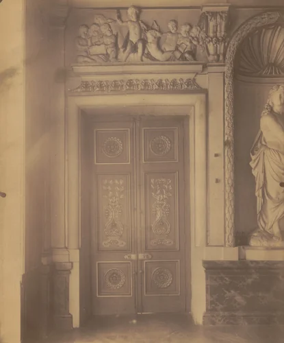 Hôtel de Lauzun, quai d'Anjou by Eugène Atget, photograph, 1904