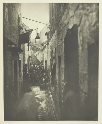 Close No. 118 High Street by Thomas Annan, photograph, 1868