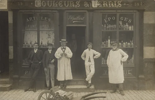Couleurs & Vernis, E. Guillard, Articles funéraires, Éponges – brosserie, Gien by Unidentified Photographer, photograph, 1907