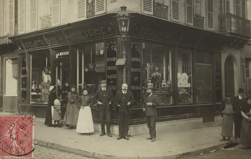 Boulangerie – pâtisserie, J. Becker, 60, rue d’Amsterdam, angle rue de Liège, Société des produits "As de Trèfle," Paris by Unidentified Photographer, photograph, 1907