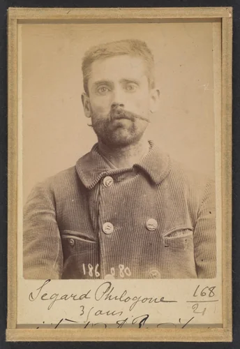 Segard. Philogone. 44 ans (35 ans inscrit sur la photo), né à Salond (Somme). Journaliste. Anarchiste. by Alphonse Bertillon, photograph, 1891-1895
