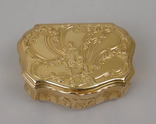 Snuffbox by Jacques Brillant, metalwork, 1739-1740