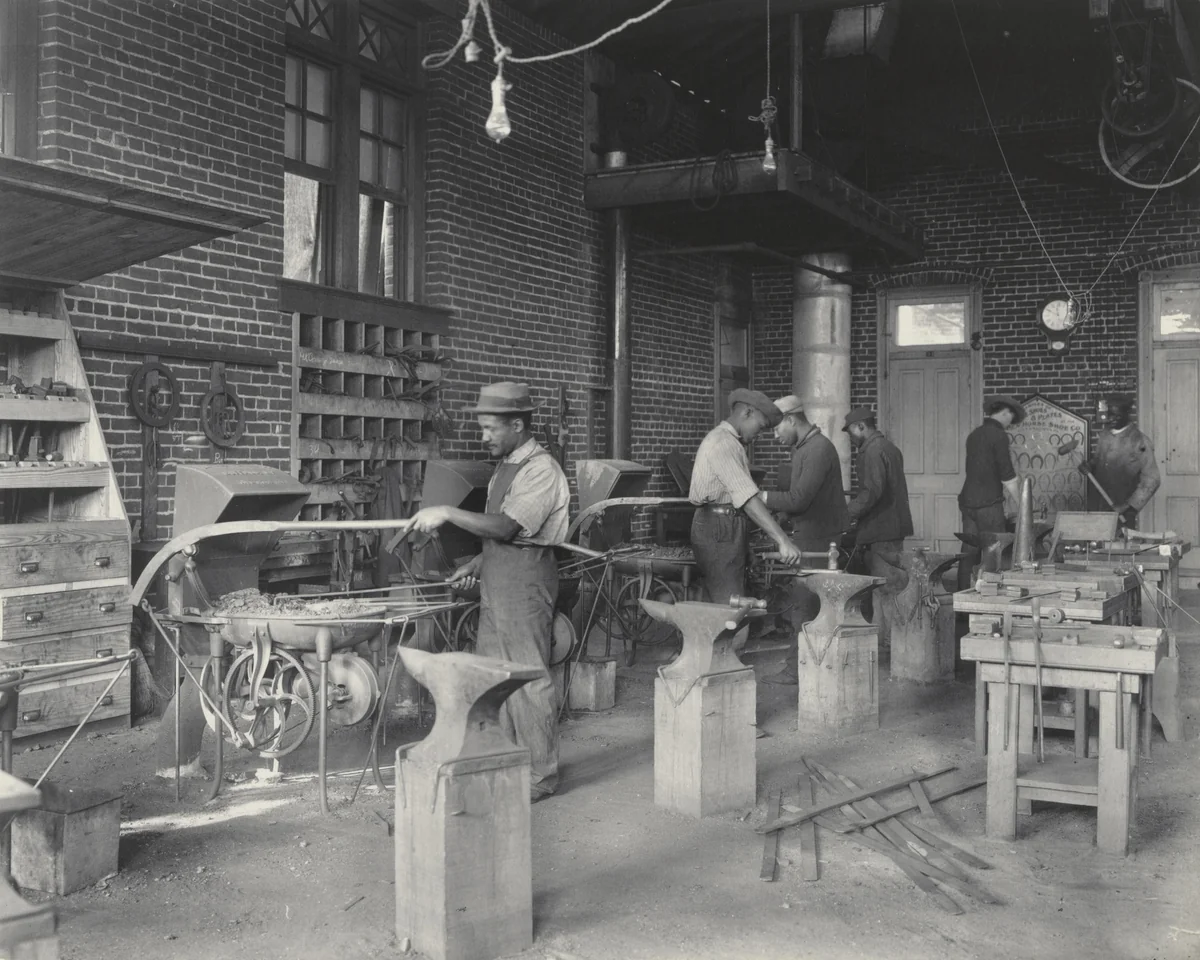 Trade School. A black-smith shop by Frances Benjamin Johnston, photograph, 1899