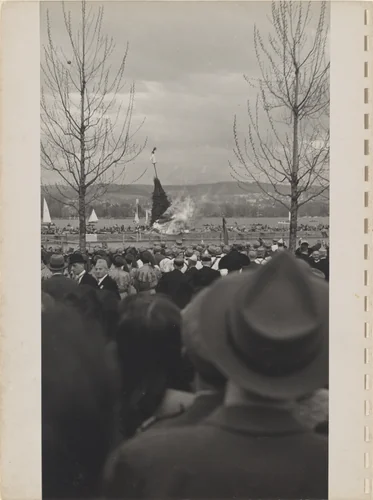40 Fotos, page 13 by Robert Frank, photograph, 1946