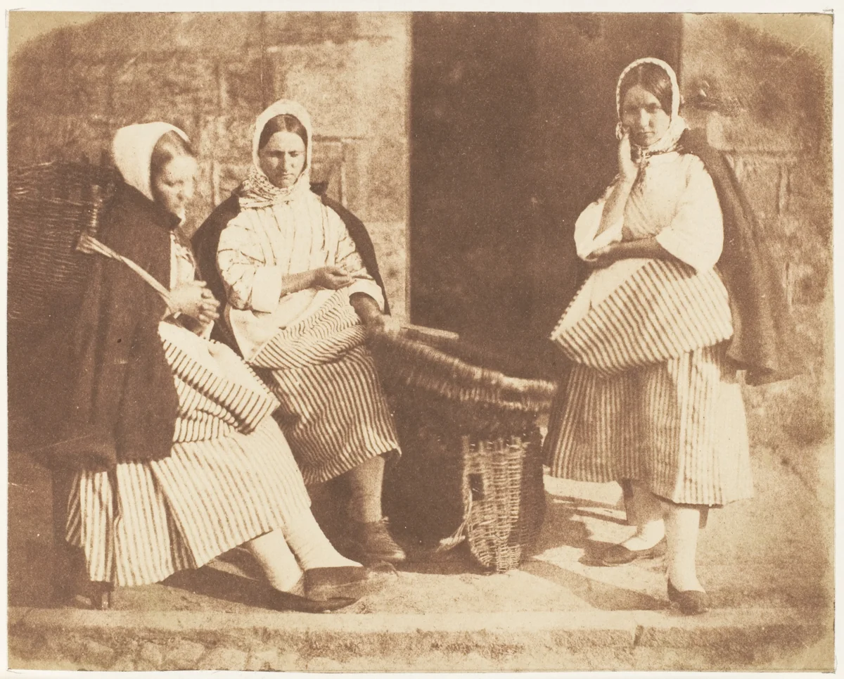 Newhaven Fishwives by Hill and Adamson, photograph, 1843-1847