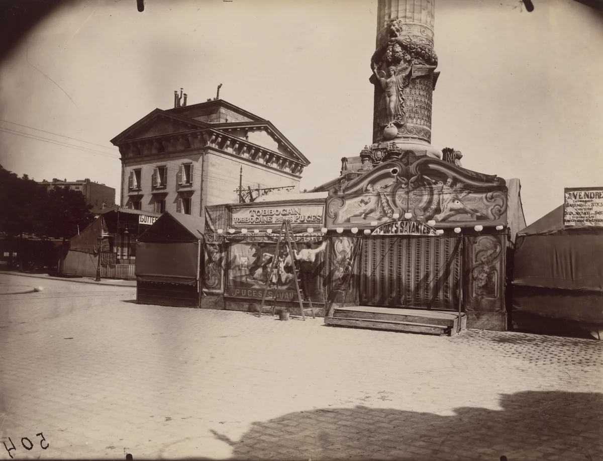 Fête du Trône by Eugène Atget, photograph, 1914