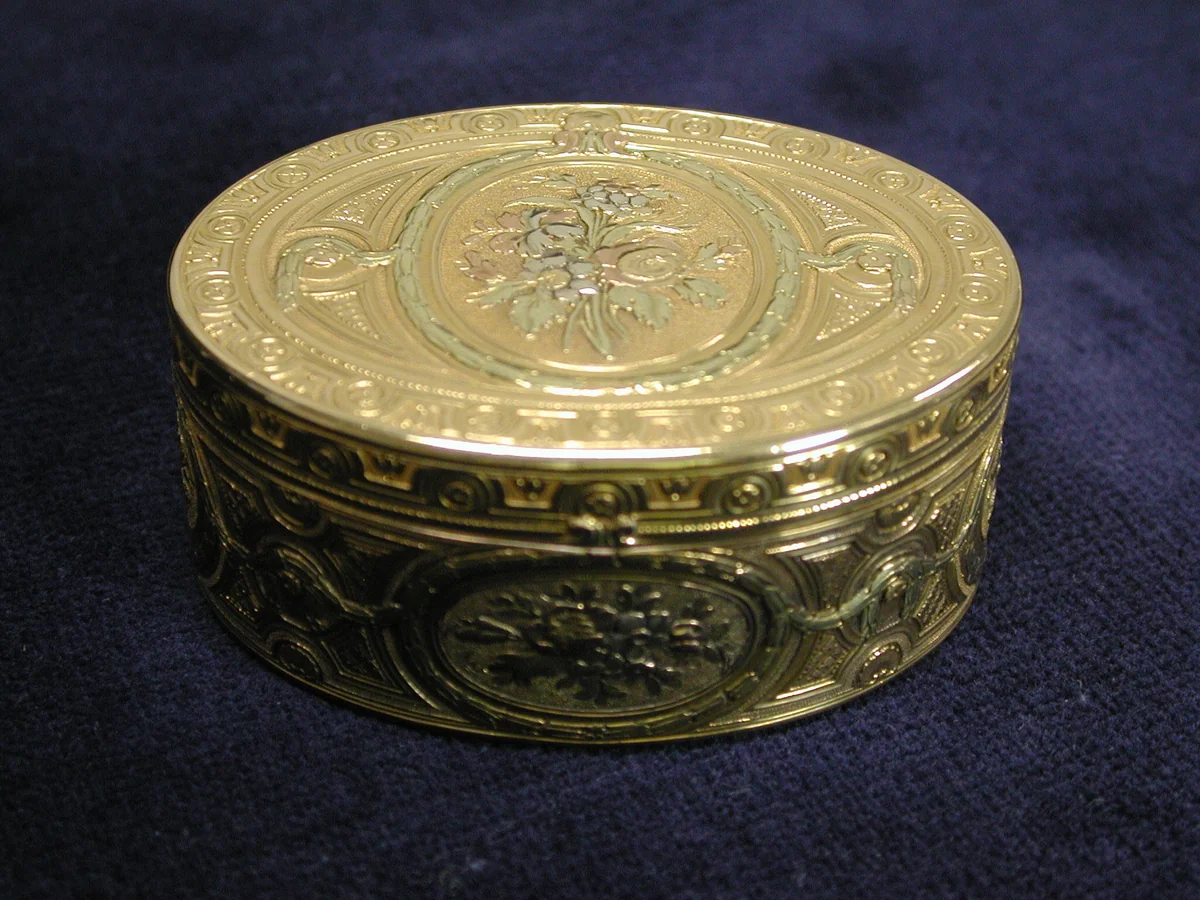 Snuffbox by Catherine Kedjeström, metalwork, 1765-1775