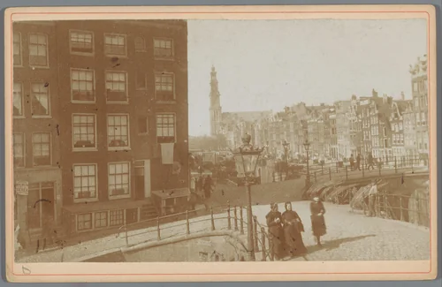 Gezicht op de Prinsengracht met Westerkerk in Amsterdam by anonymous, photograph, 1880-1900