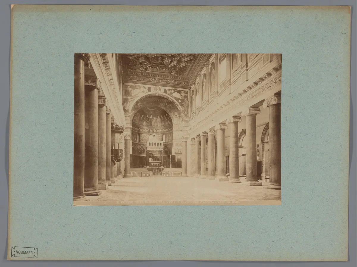 Interieur van de Santa Maria in Trastevere te Rome, Italië by anonymous, photograph, 1851-1900