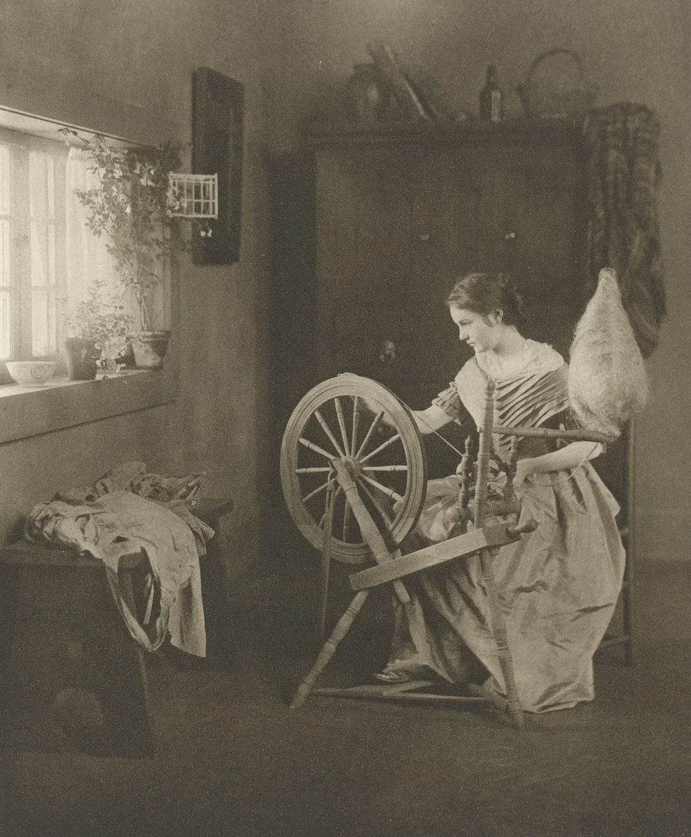 Spinning by Emilie V. Clarkson, photograph, 1901