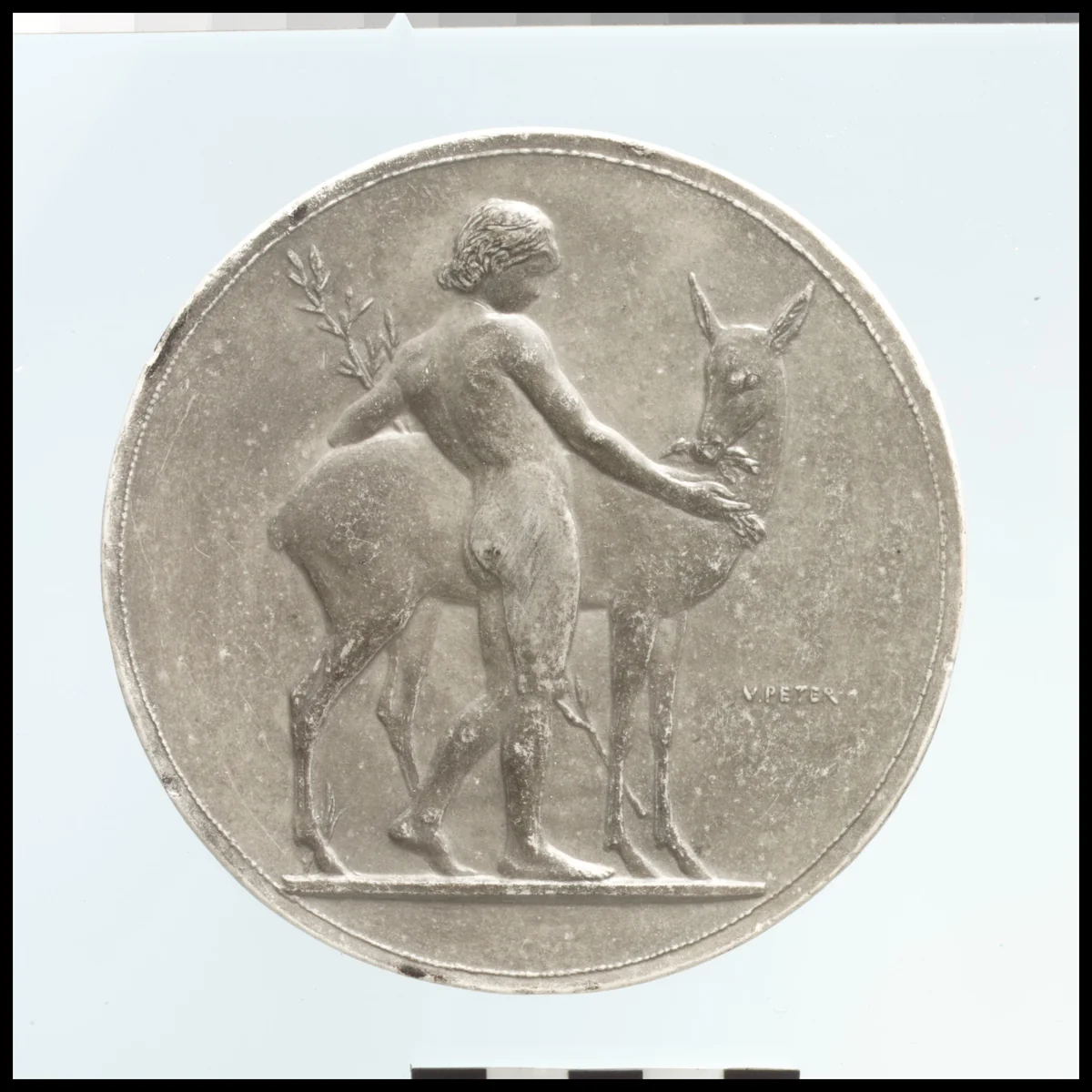 Medallion by Victor Peter, metalwork, 1895-1905