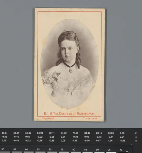 Reclame voor kleermakers E. Moses & Son te Londen, met een portret van Maria Alexandrovna van Rusland by anonymous, photograph, 1865-1900