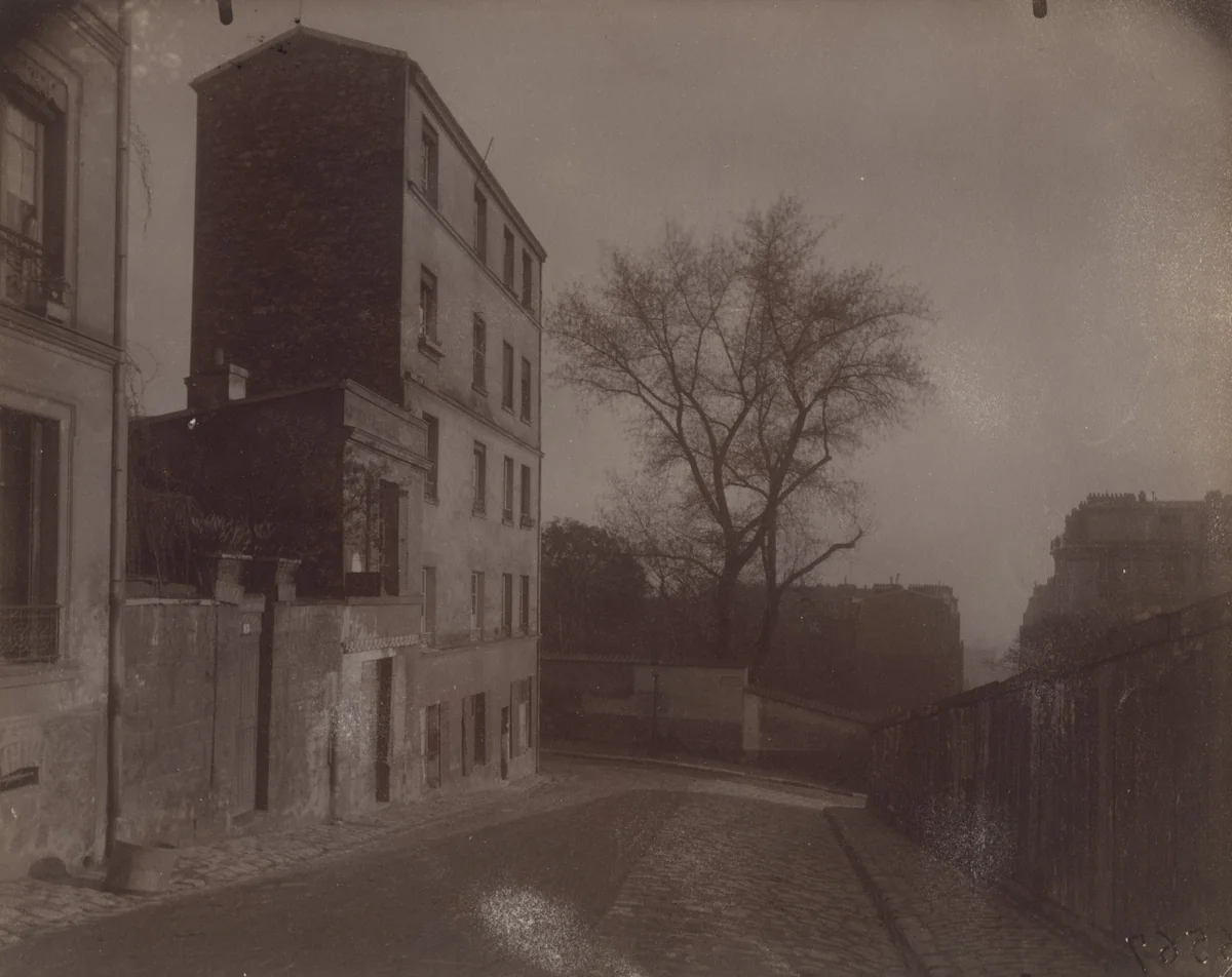 Coin, rue des Saules by Eugène Atget, photograph, 1925