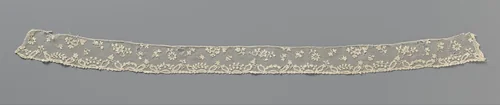 Strook naaldkant met bloemenstrooipatroon en spitsovaaltjes by anonymous, other, 1775-1799