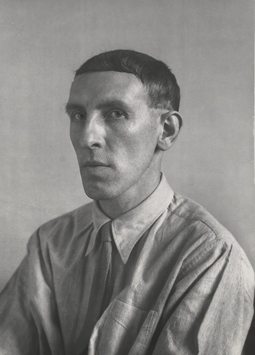 The Painter Heinrich Hörle by August Sander, photograph, 1928
