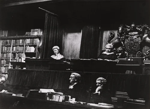 The High Court in London by Erich Salomon, photograph, 1931