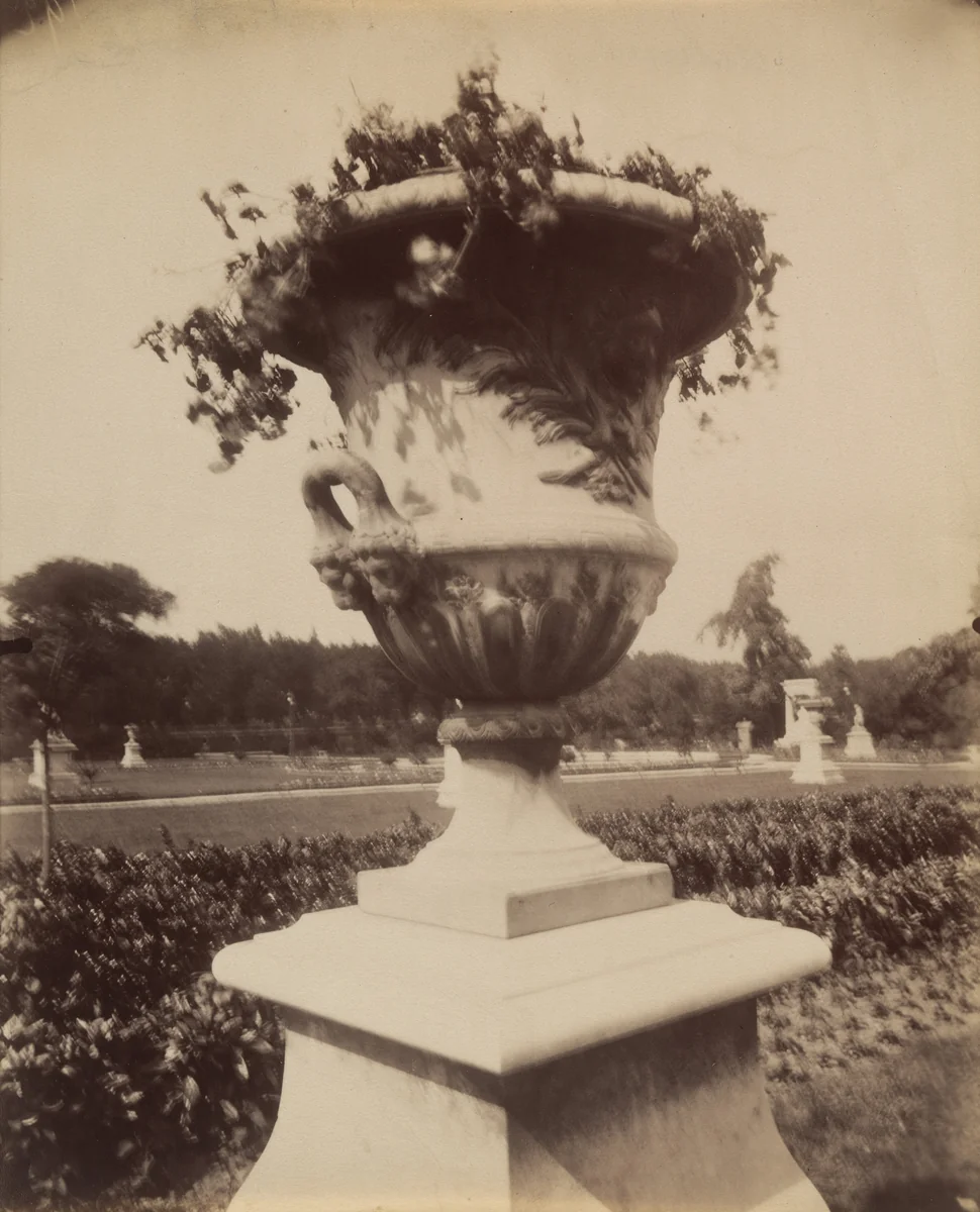 Tuileries - Vase by Eugène Atget, photograph, 1911