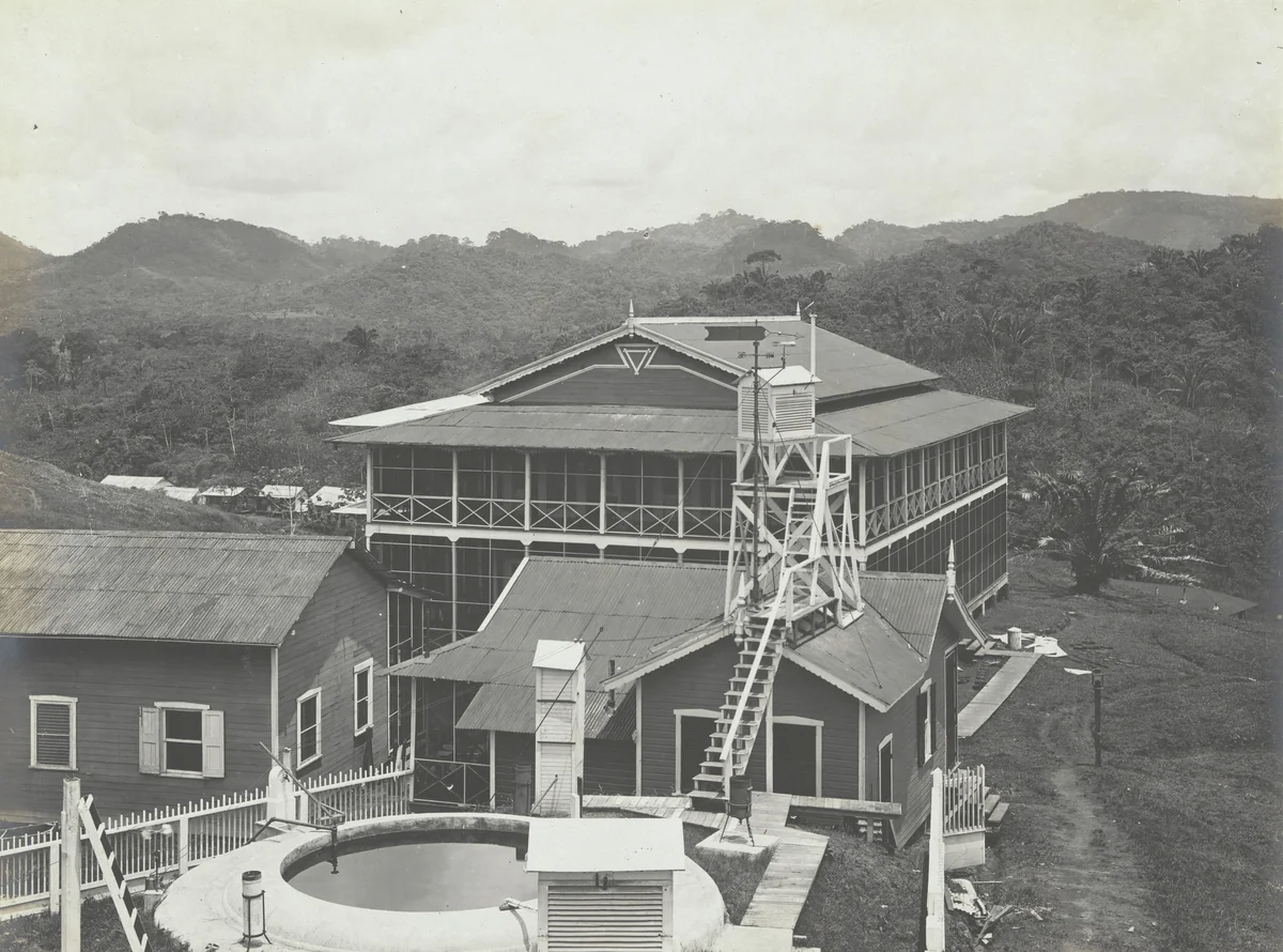 Hydrographic Sta., Bas Obispo, C.Z. Near view of observatory by Unidentified Photographer, photograph, 1907