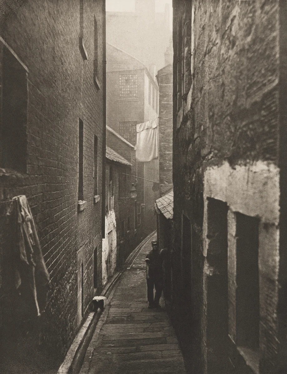 Close No. 31 Saltmarket by Thomas Annan, photograph, 1868