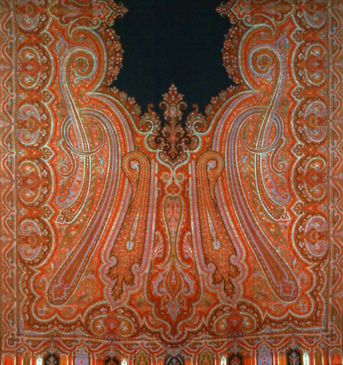 Shawl by Scotland Paisley, textile, 1840-1860