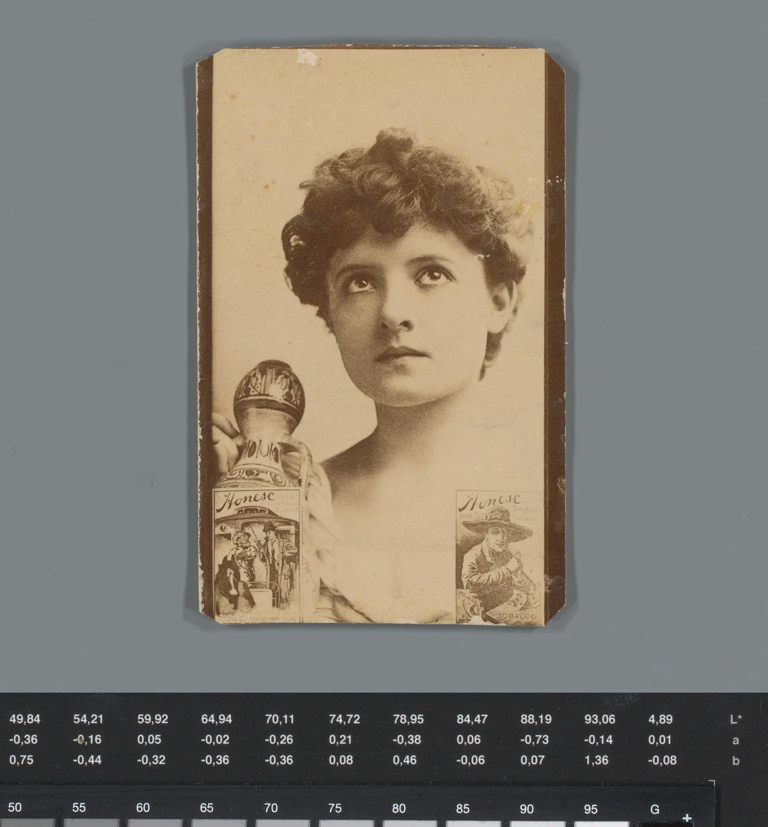 Reclame voor tabak van Honest met een portret van een onbekende vrouw by anonymous, photograph, 1850-1915