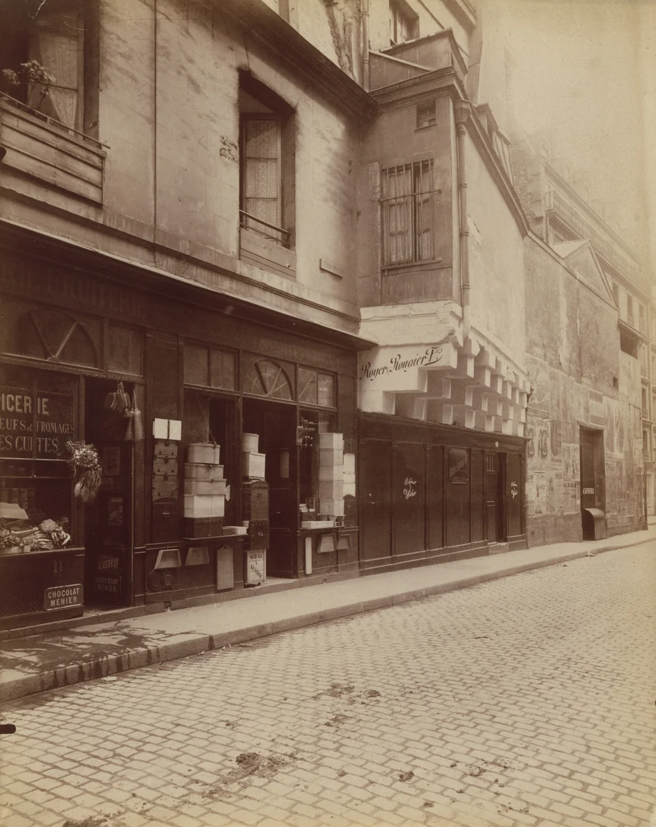 10 rue de Turenne, Vieille Maison by Eugène Atget, photograph, 1900