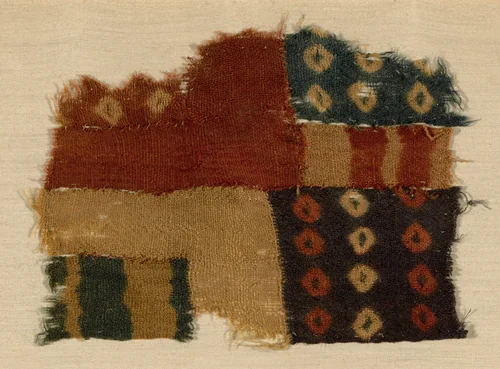 Fragment by Wari, textile, 600-800