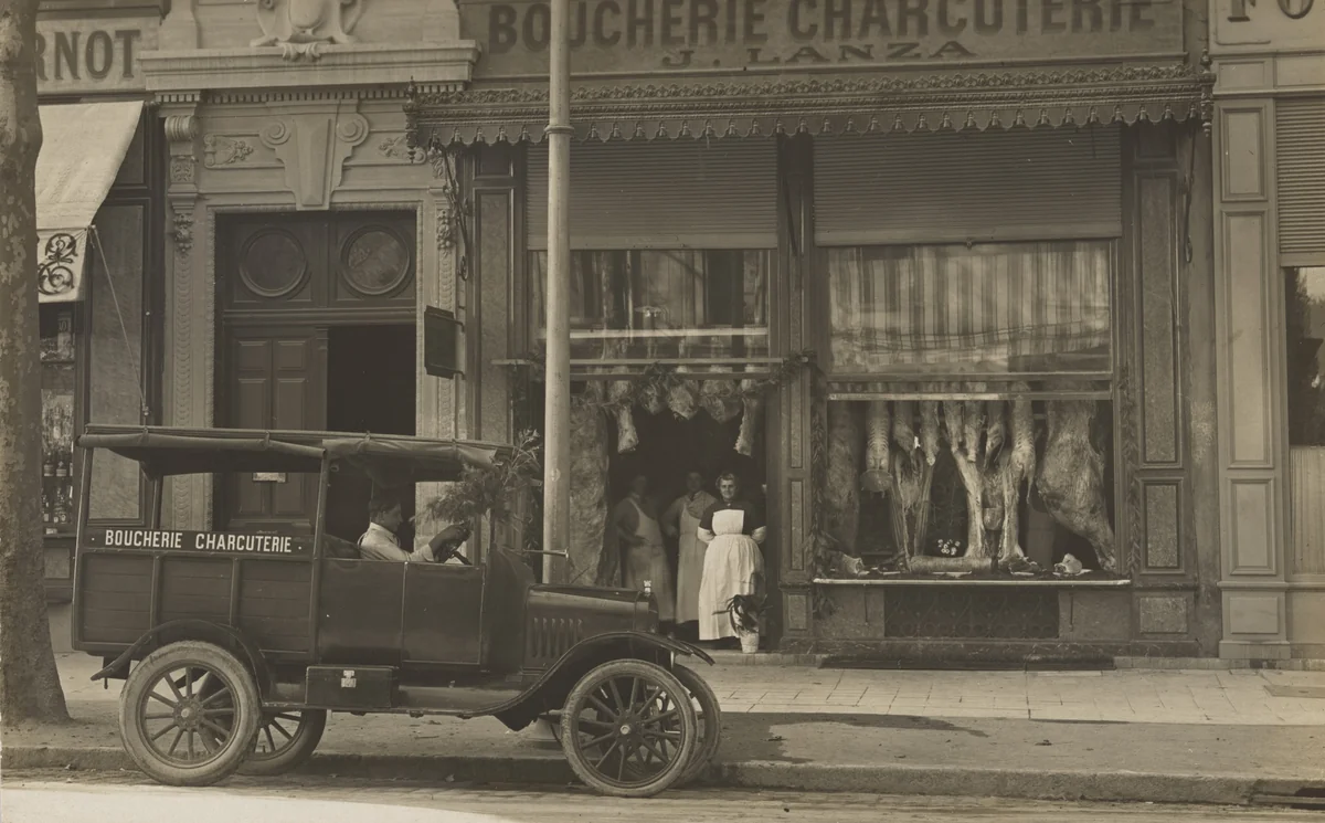 Boucherie charcuterie, J. Lanza, Voiture de livraison, Boulevard Carnot, Cannes by Unidentified Photographer, photograph, 1914