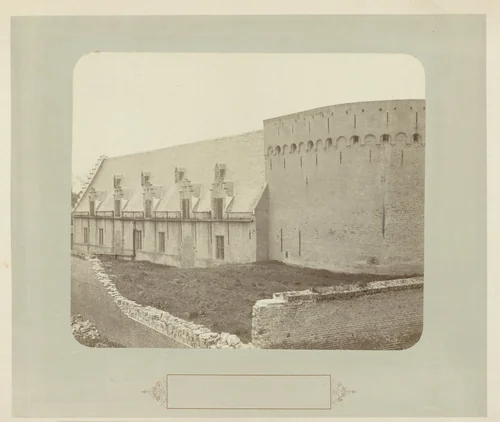 Gezicht op verdedigingswerken in Veere by anonymous, photograph, 1850-1880