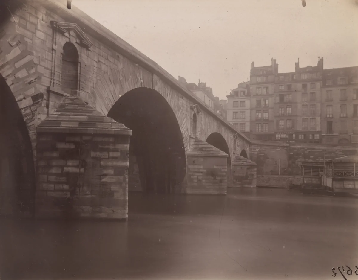 Pont Marie by Eugène Atget, photograph, 1926