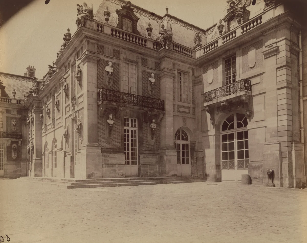 Versailles, le château by Eugène Atget, photograph, 1901