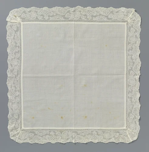 Zakdoek van batist met rondom een strook kloskant met rivière by anonymous, textile, 1740