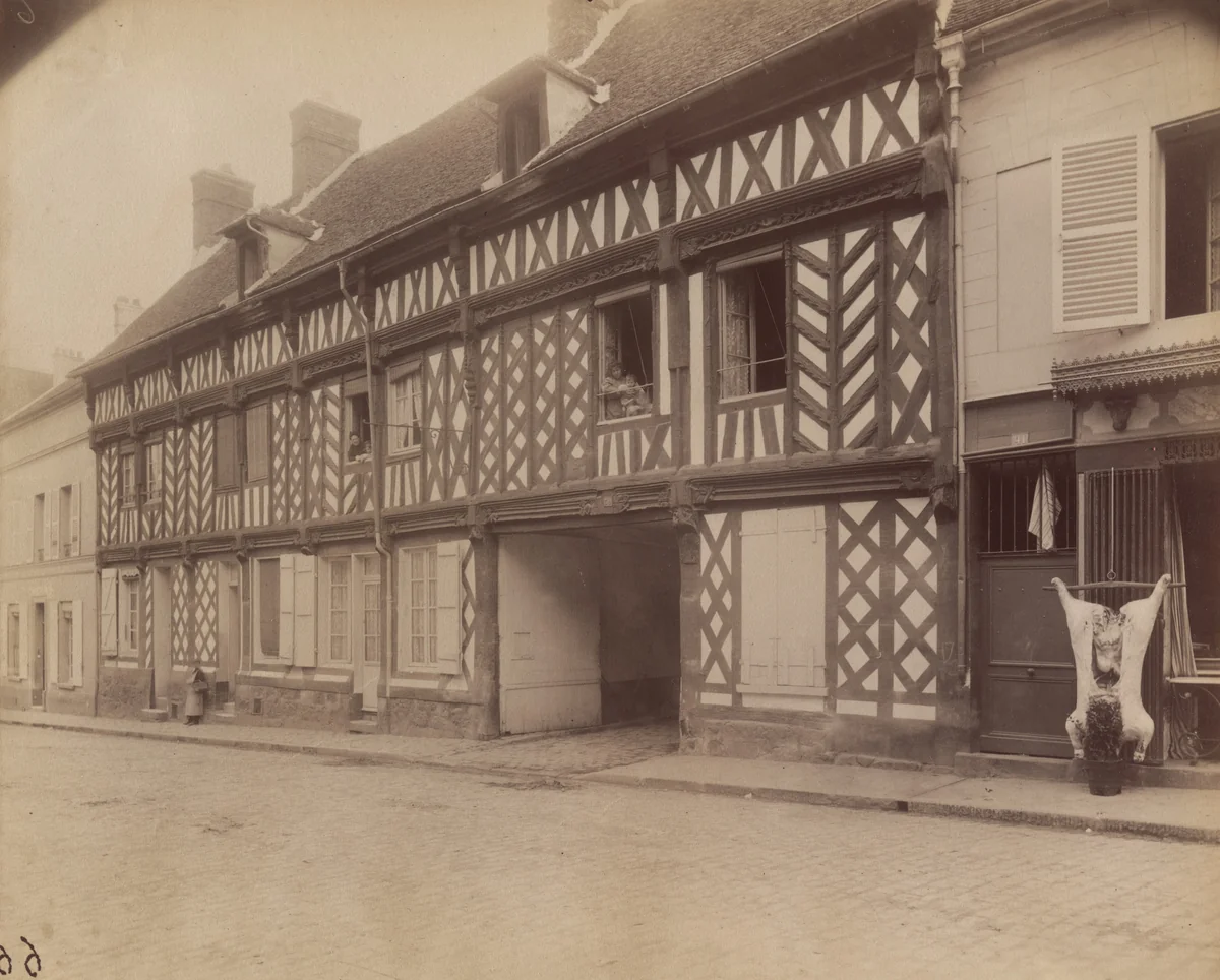 Houdan. Maison 39 rue de Paris by Eugène Atget, photograph, 1907