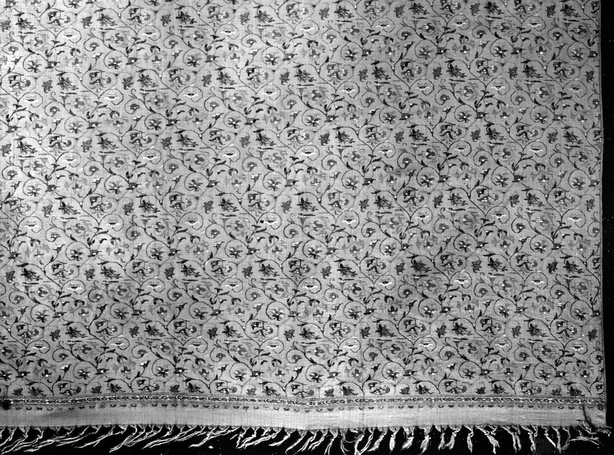 Shawl by Eastern India, textile, 1825-1845