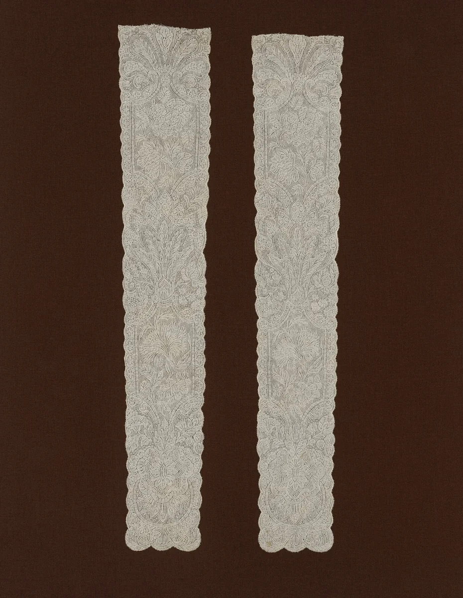 Pair of Lappets by France Valenciennes, other, 1725-1729