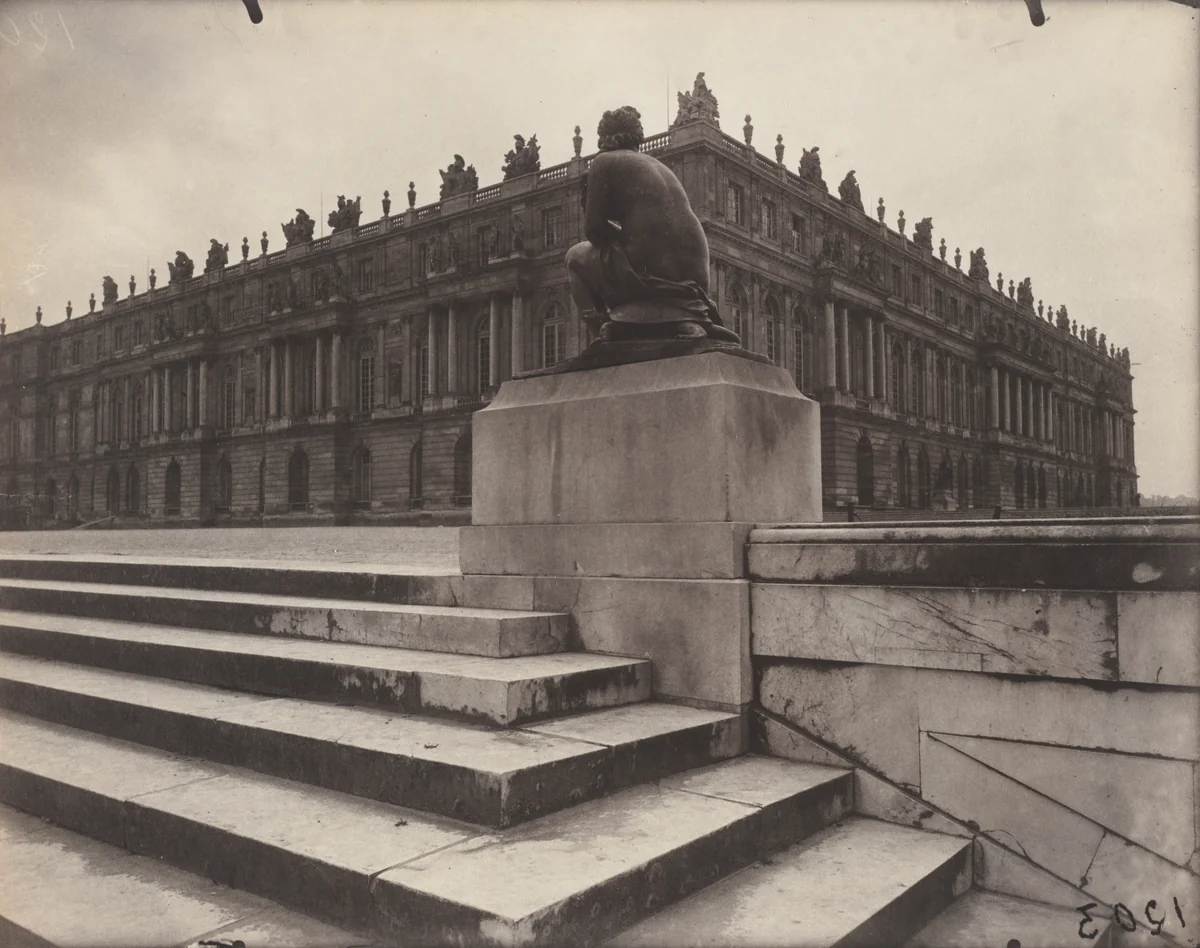 Versailles, Chaste Venus by Eugène Atget, photograph, 1922-1923