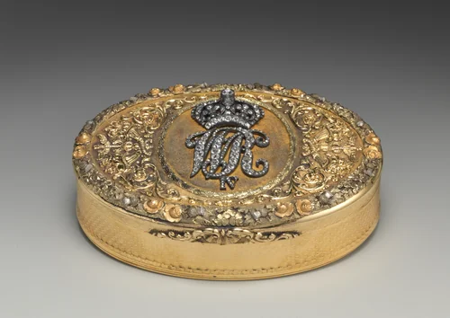 Snuffbox with cipher of William IV of the United Kingdom of Great Britian and Ireland by John Northam, metalwork, 1825-1826