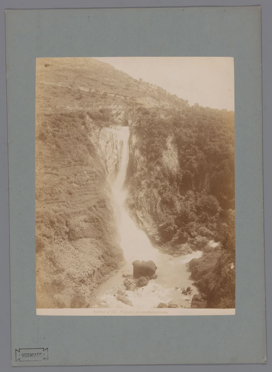 Watervallen bij Tivoli by anonymous, photograph, 1851-1900