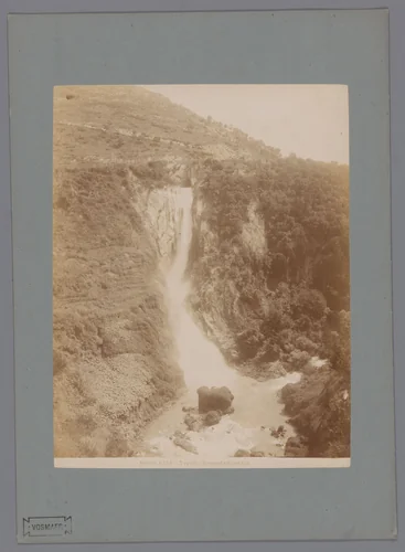 Watervallen bij Tivoli by anonymous, photograph, 1851-1900