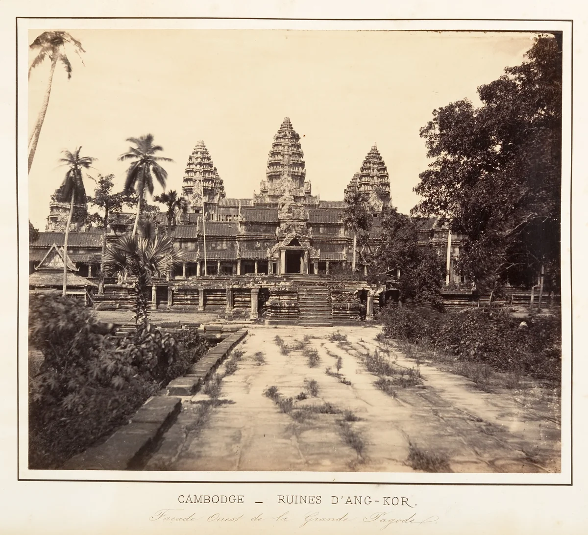 Façade Ouest de la Grande Pagode by Emile Gsell, photograph, 1866