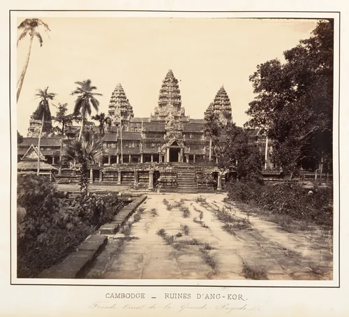 Façade Ouest de la Grande Pagode by Emile Gsell, photograph, 1866