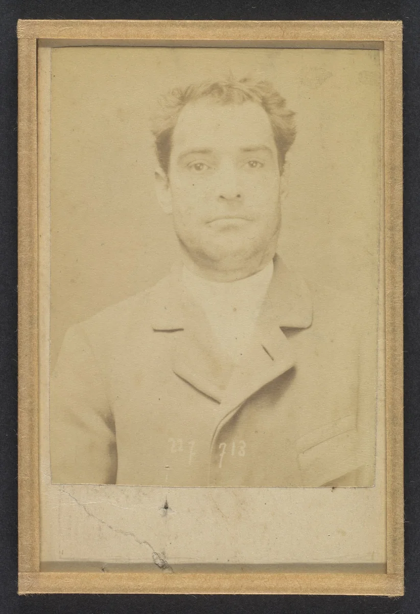 Dauriac. Henri, Georges. 36 ans, né à Memphis (USA). Agent d'affaires. Extortion de fonds. 22/12/94. by Alphonse Bertillon, photograph, 1894