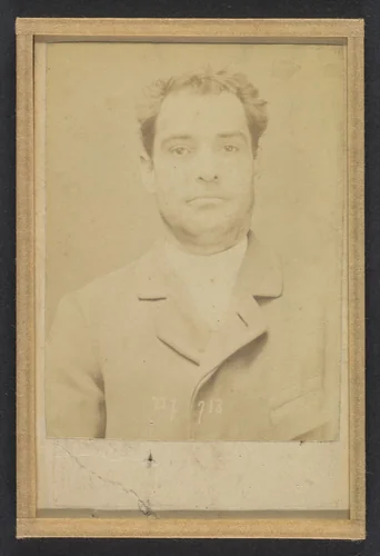 Dauriac. Henri, Georges. 36 ans, né à Memphis (USA). Agent d'affaires. Extortion de fonds. 22/12/94. by Alphonse Bertillon, photograph, 1894